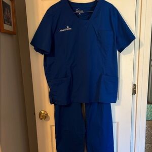 Adventhealth royal scrubs
